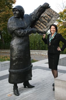 Barbara with Nellie McClung statue.